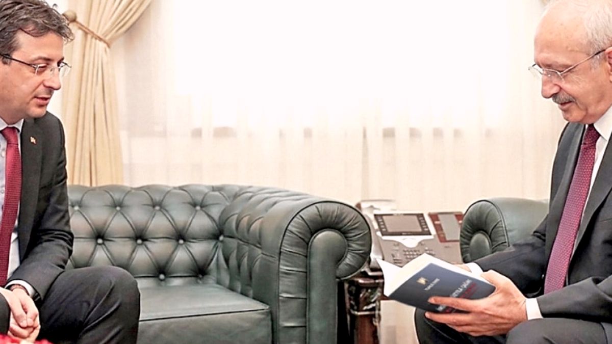 CHP Milletvekili Yunus Emre'ye FETÖ İsnadı: Kılıçdaroğlu ile Yakınlığı Mercek Altında