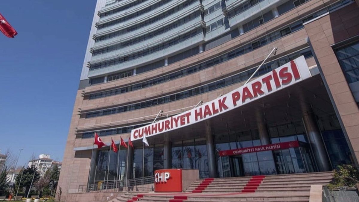 CHP'de Kritik MYK Listesi ve Kurultay Süreci Merakla Bekleniyor