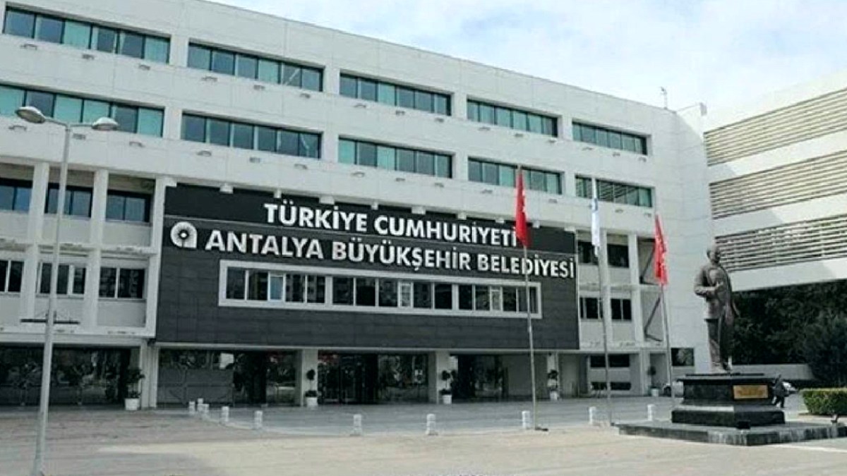 Antalya'da Yolsuzluk Operasyonu: Belediye Bağlantılı 3 Kişi Gözaltında