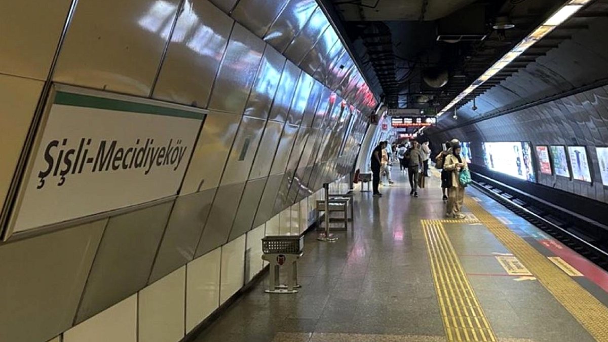 Şişli-Mecidiyeköy Metro İstasyonu'nda Yaşanan İntihar Girişimi Ulaşımı Aksattı