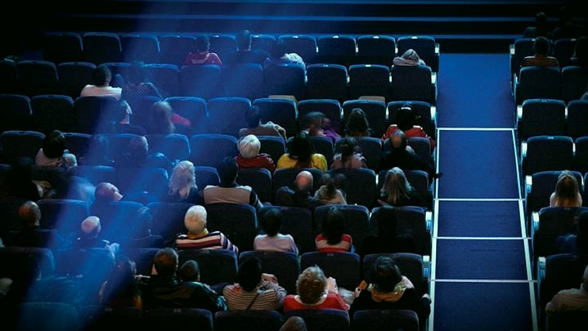 Sinema Salonları Boş Kalıyor: İzleyici Sayısı Dramatik Şekilde Düştü