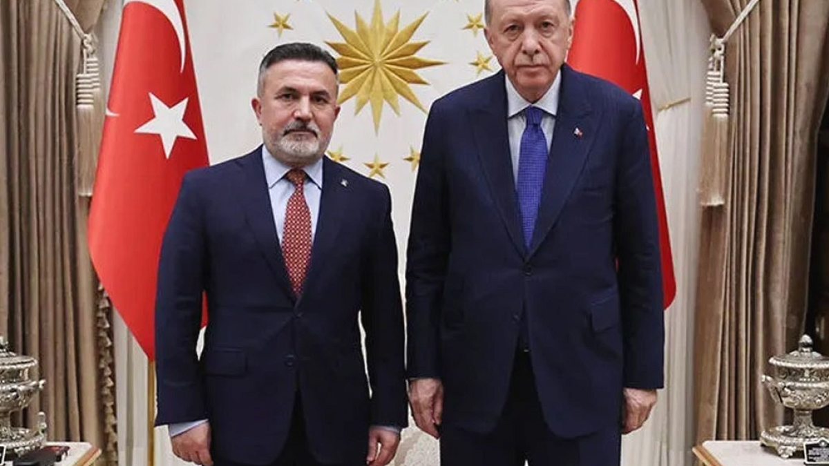 AKP Adana İl Başkanı Görevinden İstifa Ettiğini Açıkladı