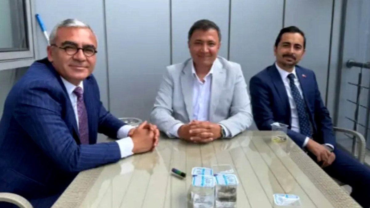 CHP Lideri Özgür Özel'i Kızdıran 'Arınma' Paylaşımı Dikkat Çekti
