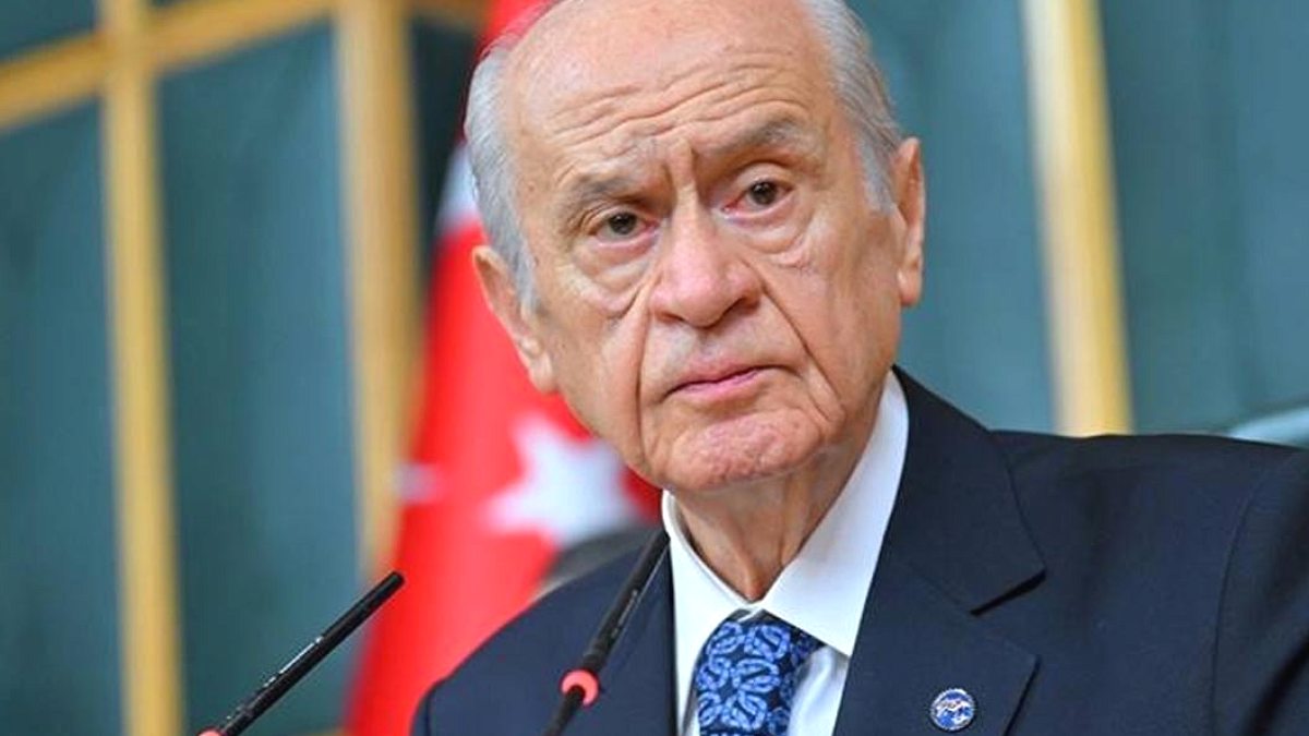 Bahçeli'den CHP'ye Sert Uyarı: Paralel Liderlik İstikrarı Tehdit Ediyor