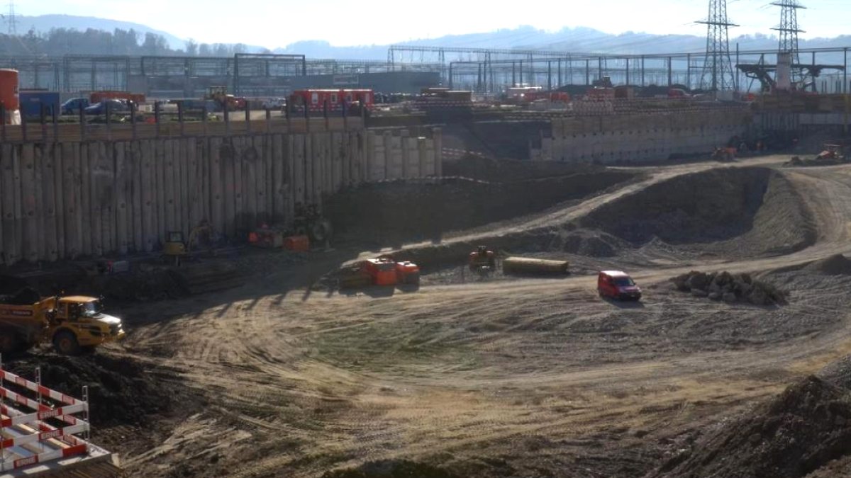 İsviçre'de Yerin 27 Metre Altına Devasa Batarya Tesisi Kuruluyor