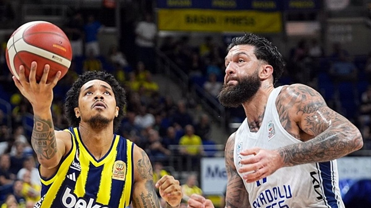 Anadolu Efes'te Kritik Sakatlık: Pivot Poirier Sezonu Kapattı