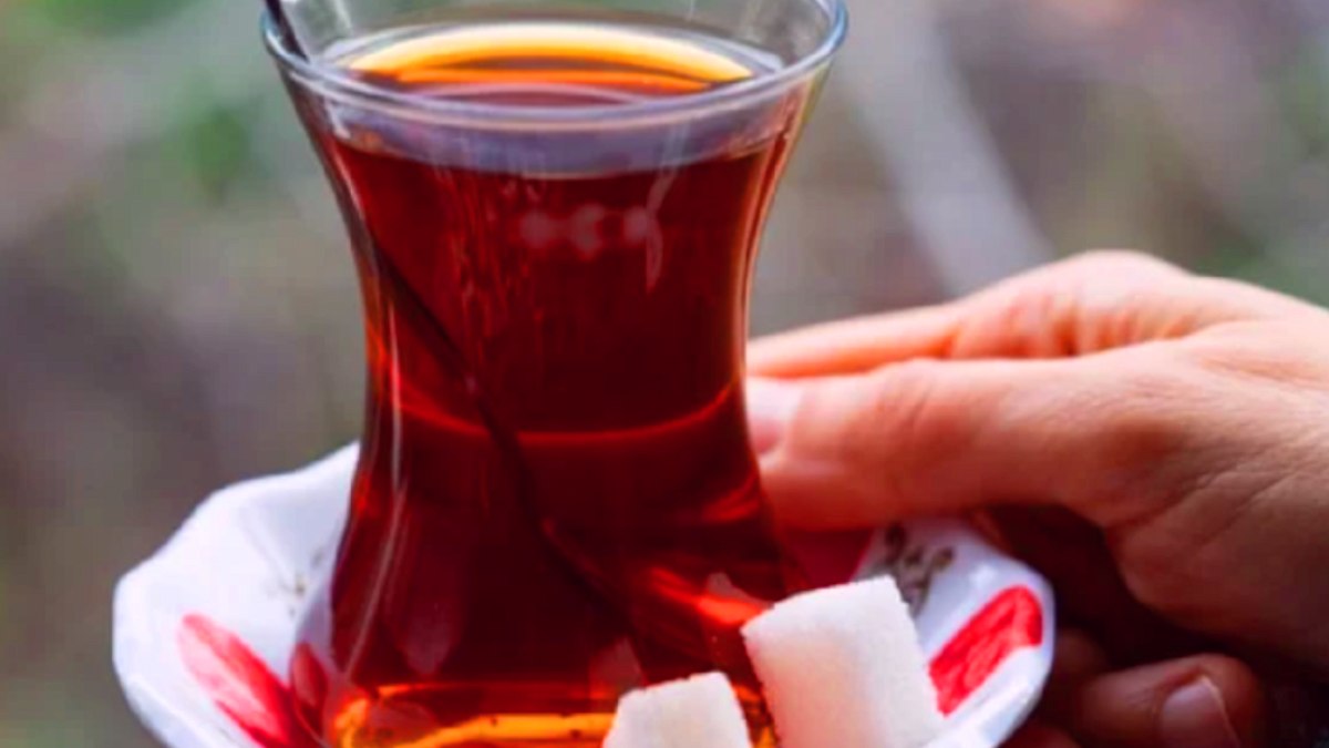 Dört Çay Markasında Gıda Yasaklı Boya Maddesi Tespit Edildi