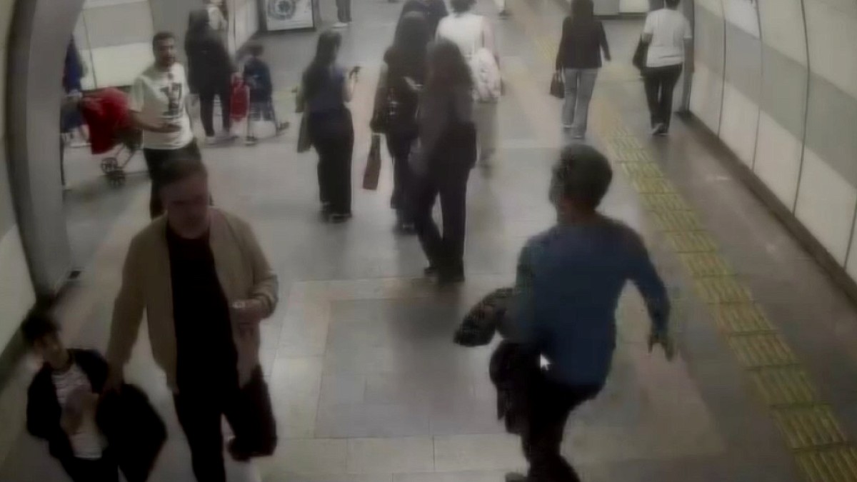 Mecidiyeköy Metro Hattında Yankesicilik: Şüpheliler Güvenlik Kameralarıyla Yakalandı