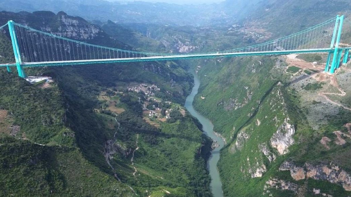 Çin'den Rekor: Dünyanın En Yüksek Köprüsü Ulaşımı Dönüştürüyor