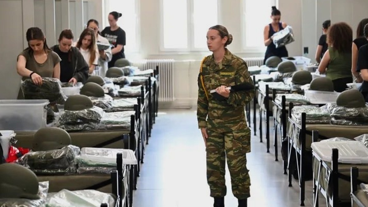 Yunanistan'da Kadınlar Orduda Göreve Başladı: 1 Yıl Hizmet Verecekler