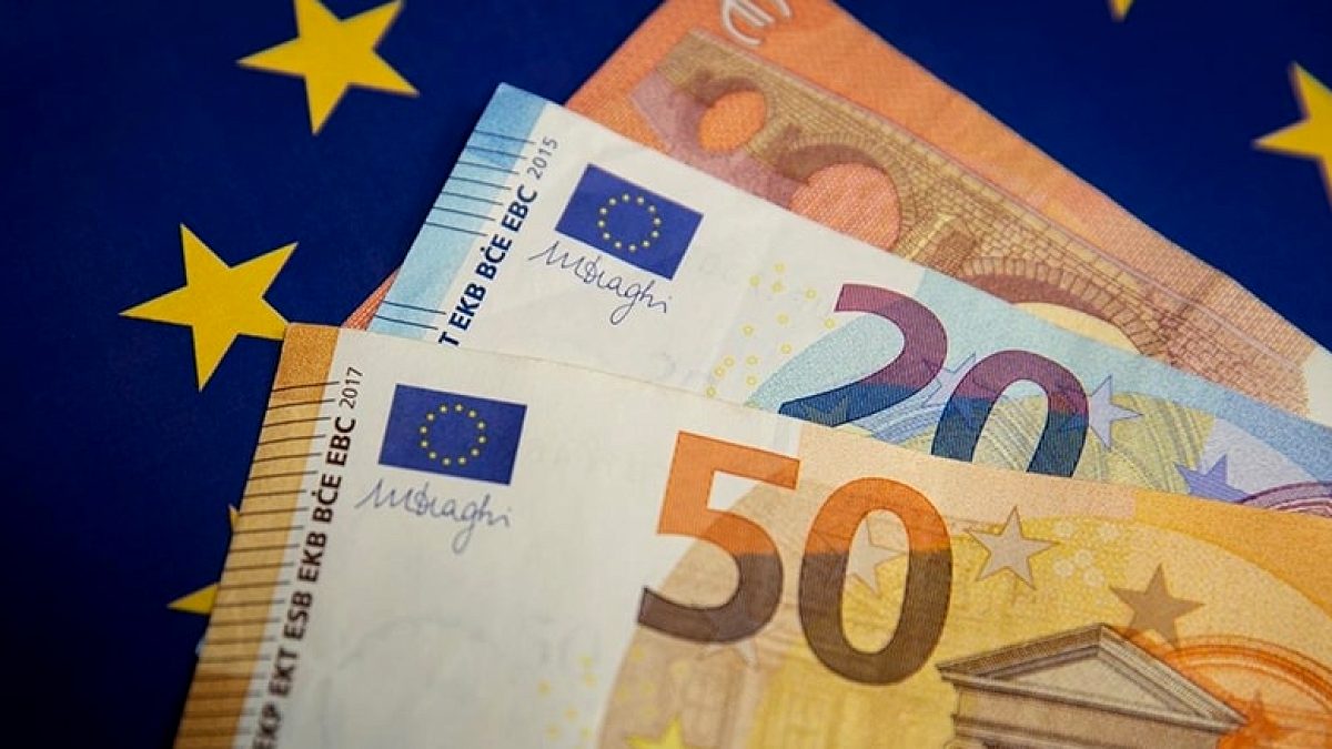 Euro Bölgesi Ekonomisi Beklentileri Aşarak Küçüldü