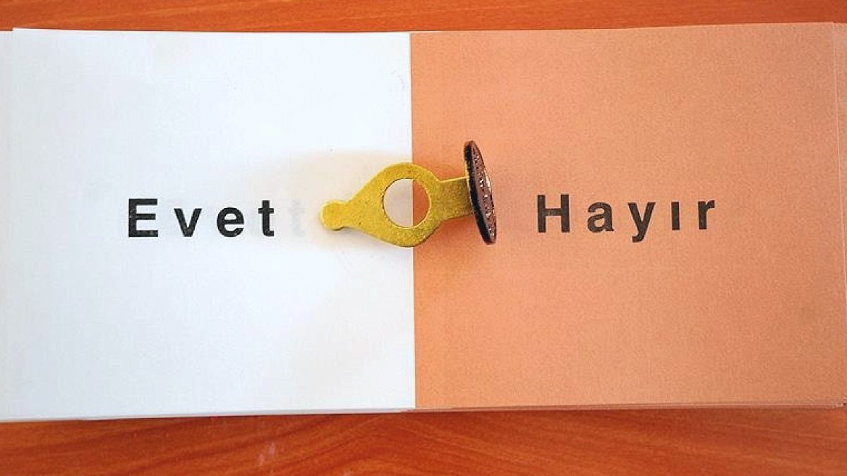 AK Parti'den Yeni Anayasa İçin Referandum Sinyali Geldi