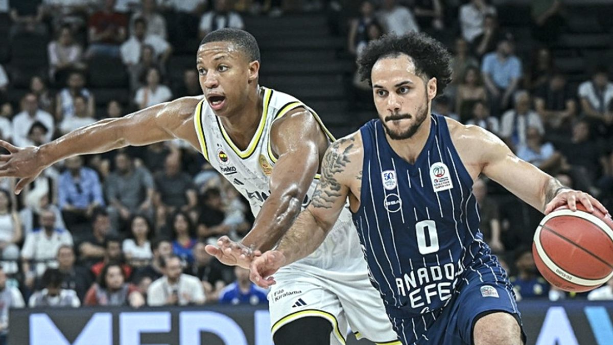 Anadolu Efes Fenerbahçe Beko Karşısında Seriyi Uzattı: 102-93