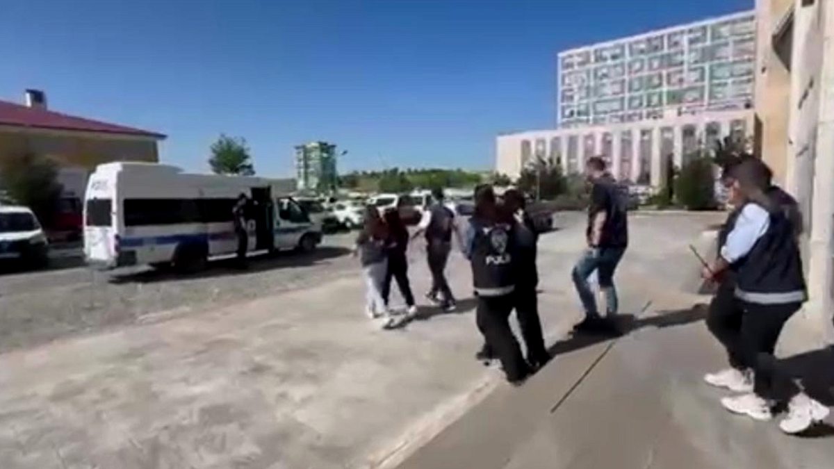 Uşak'ta Yasa Dışı Bahis Operasyonu: 5 Kişi Tutuklandı