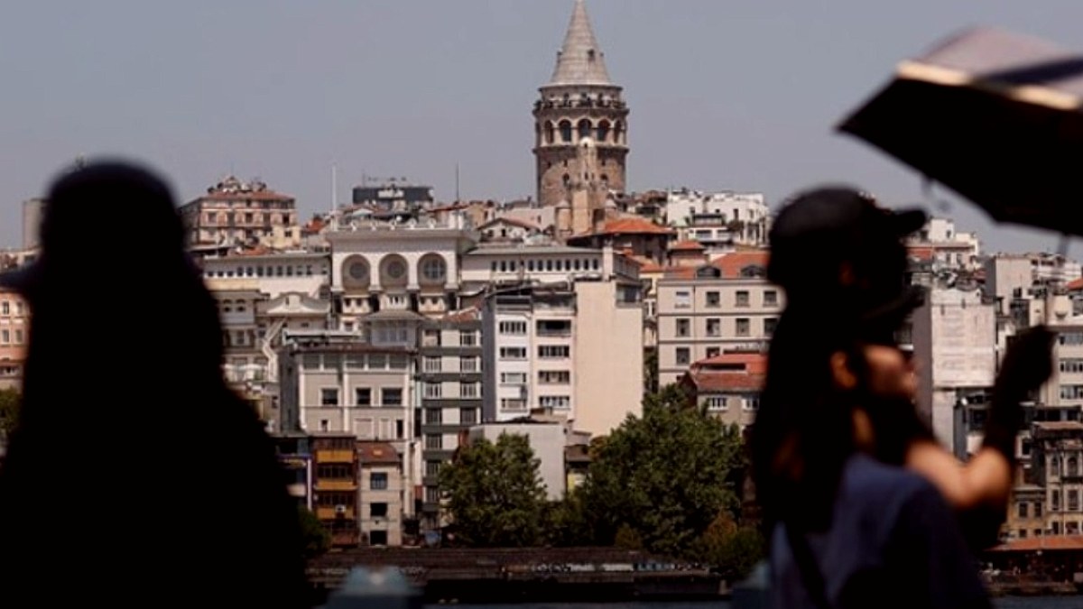 İstanbul'da Hafta Sonu Hava Durumu: Sıcaklıklar Artıyor, Yağış Beklenmiyor