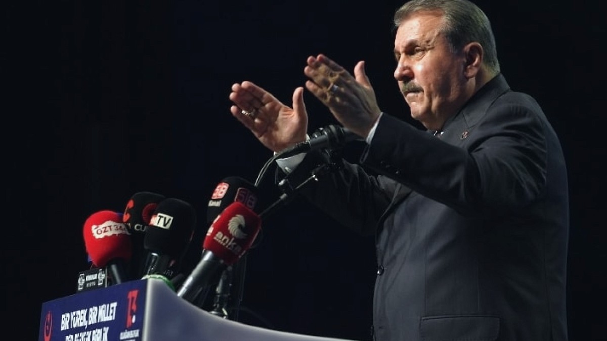 Mustafa Destici Yeniden BBP Lideri Koltuğuna Oturdu