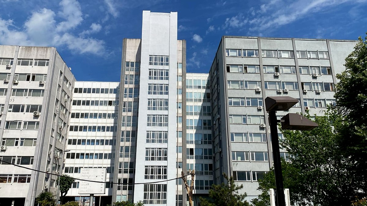 Deprem Riski Taşıyan Binada Sağlık Hizmeti Tehlikesi