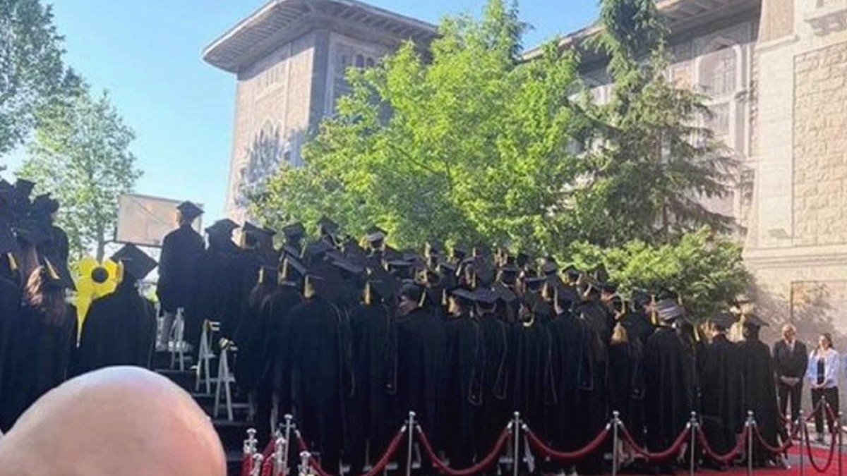 İstanbul Erkek Lisesi Mezuniyetinde Öğrenci Protestosu: Tören İptal Edildi