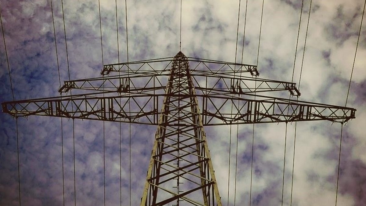 Elektrik Piyasasında Günlük Fiyat Hareketliliği: Rekorlar ve Düşüşler