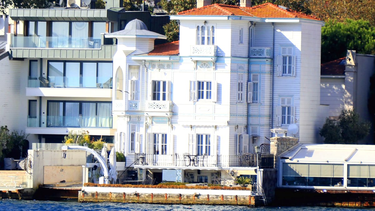 Tarihi İstepan Yalısı'nda Fiyat Düştü: 22 Milyon Dolara Alıcı Aranıyor