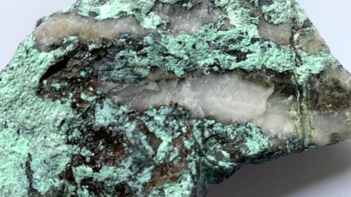 Çin'de 80 Kat Yoğunlukta Yeni Bir Mineral Keşfedildi