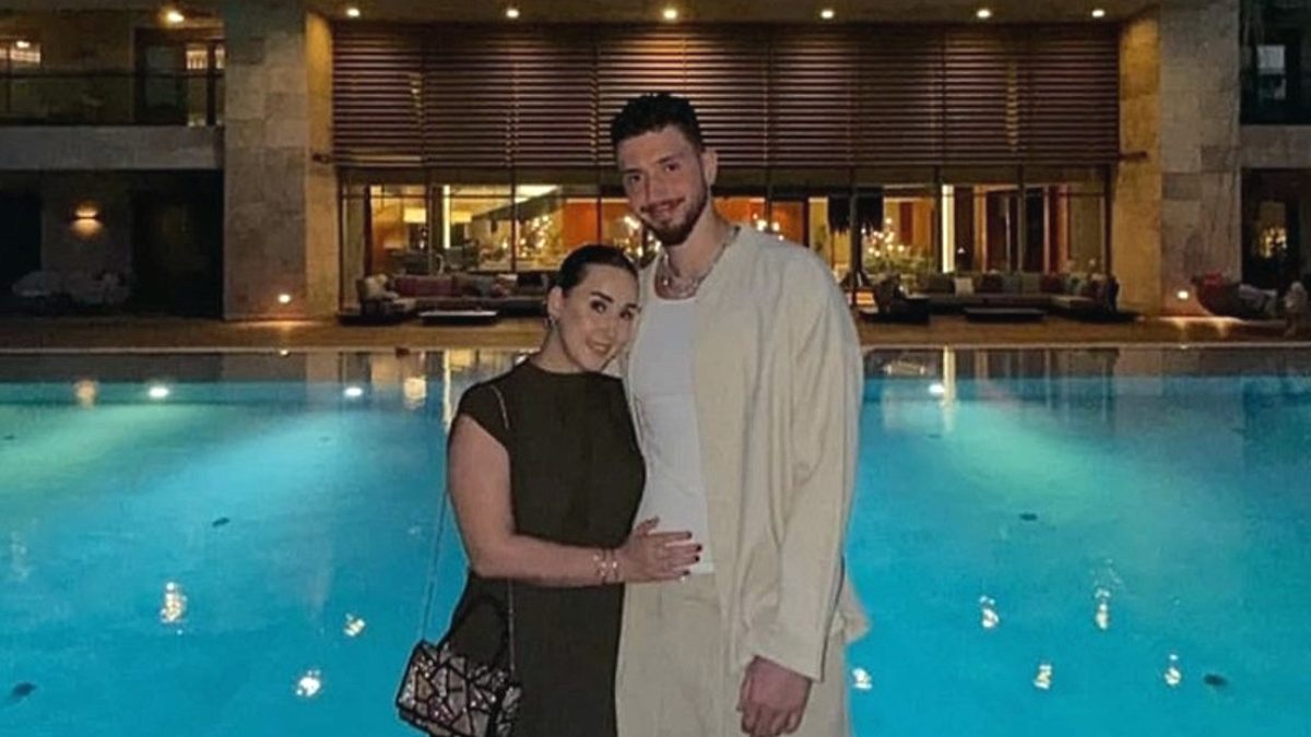 Alperen Şengün Ailesiyle Birlikte Belek'te Dinleniyor
