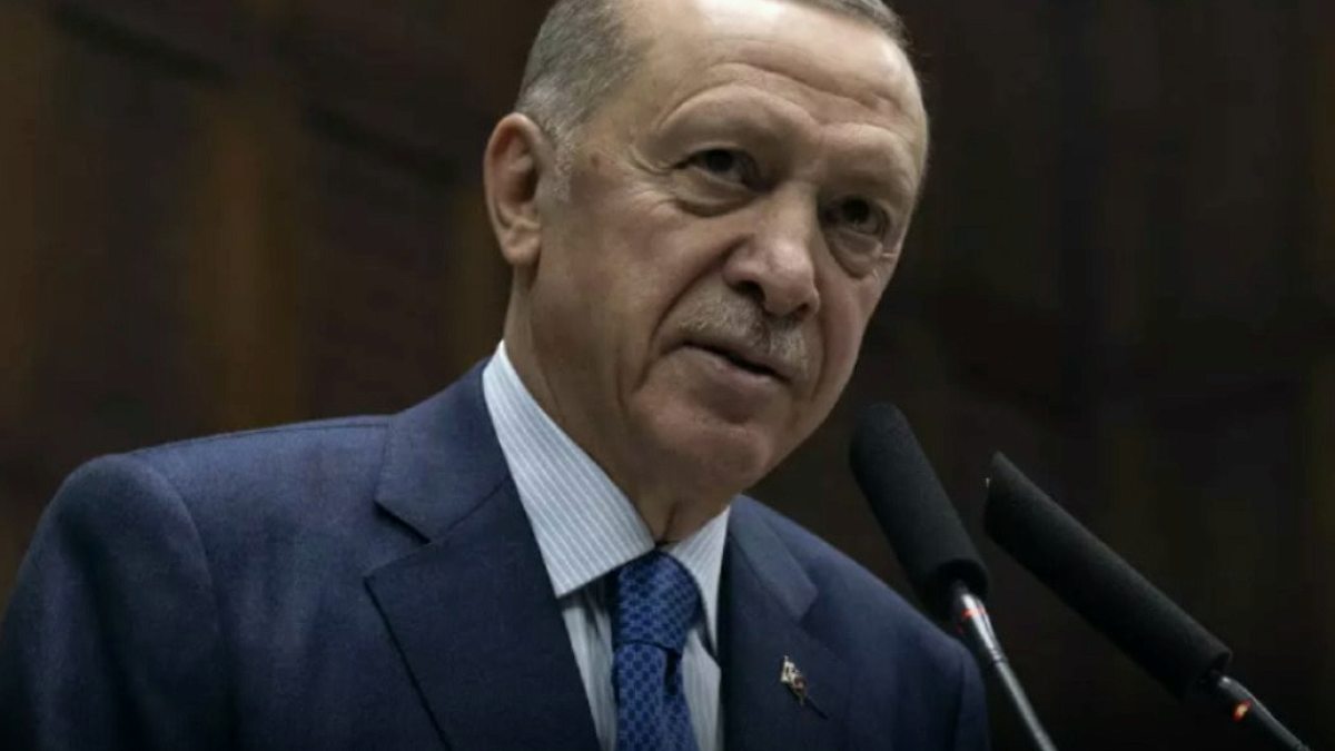 Erdoğan'dan AKP'lilere Sert Uyarı: 'Kibir ve Tembellikten Vazgeçin!'