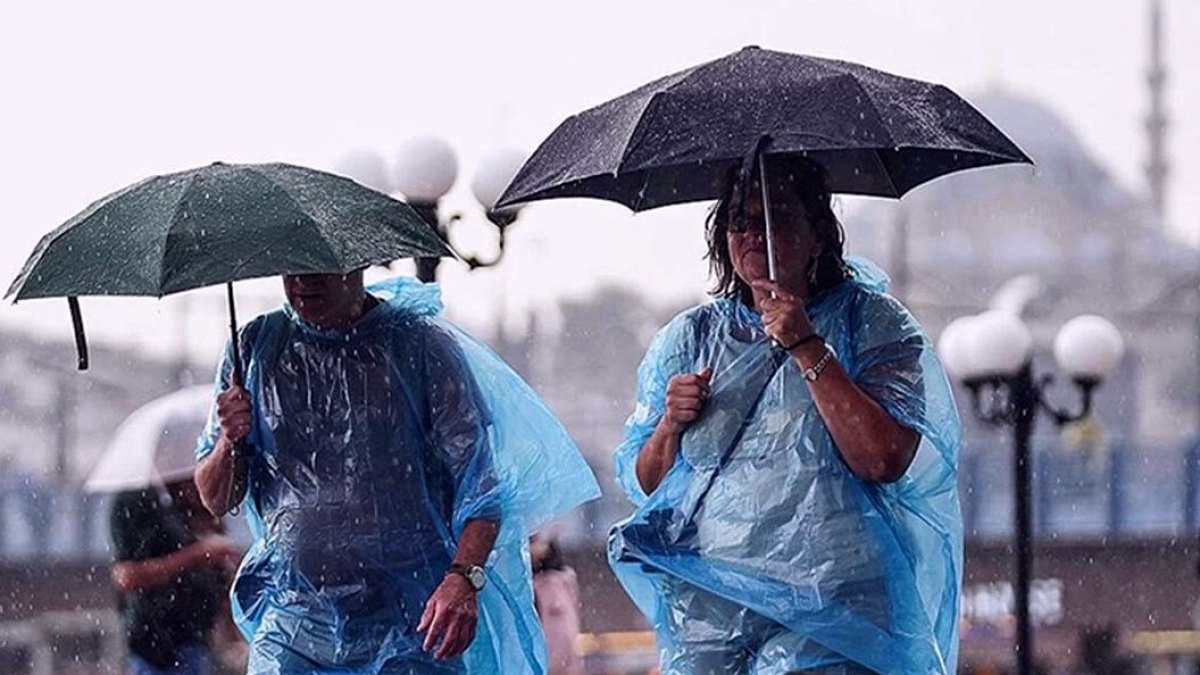 İstanbul'da Hafta Sonu Yağışlı Sistem Geliyor: AKOM Uyardı