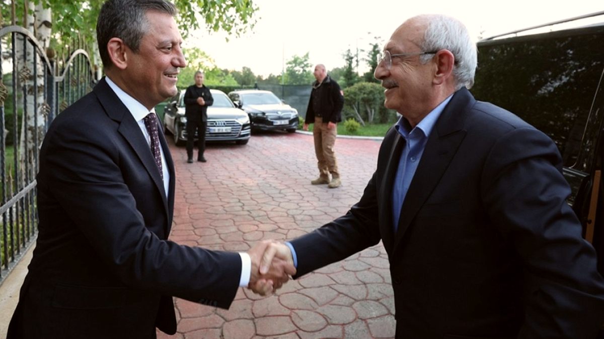 CHP'de Liderlik Krizi: 8 Saatlik Görüşmeler Sonucu Neden Çöktü?