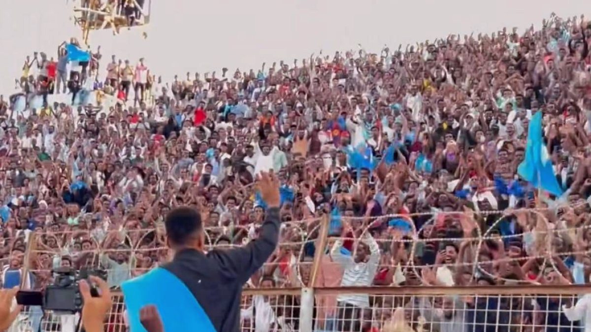 ABD'den Geri Çevrilen Hakem Omar Artan, Somali'de Kahraman Oldu