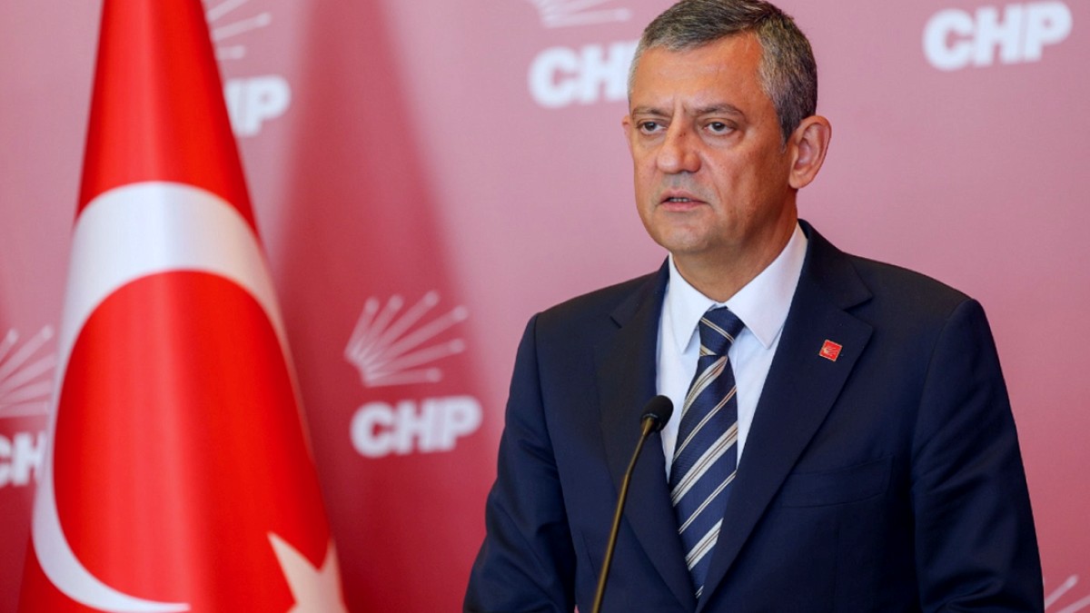 Özgür Özel'den Olağanüstü Kurultay Açıklaması: Tüzük Vurgusu Yaptı