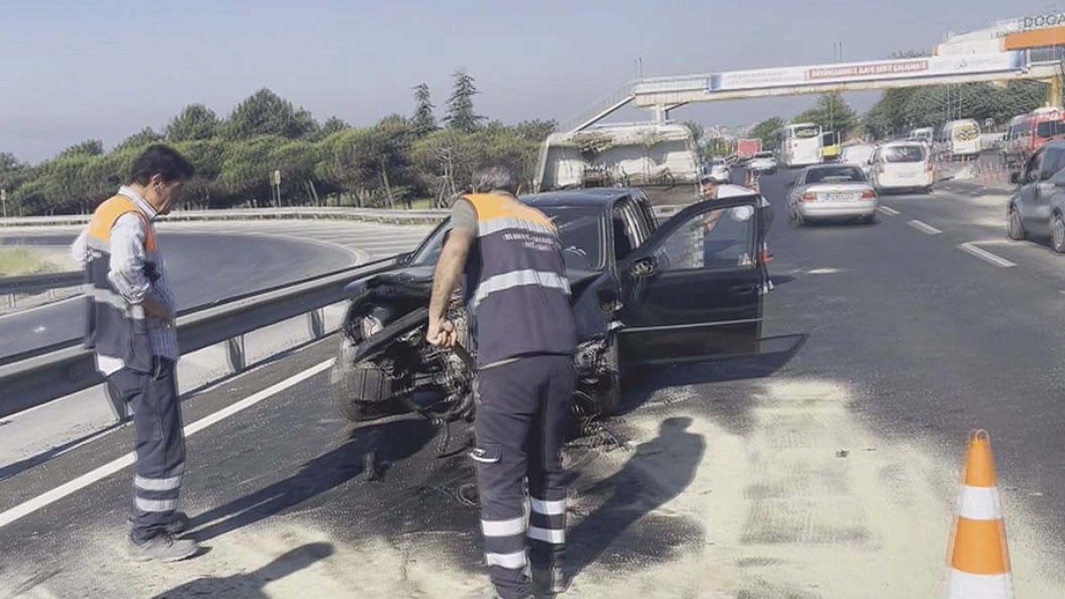 Büyükçekmece'de Korkunç Kaza: 4 Kişi Yaralandı