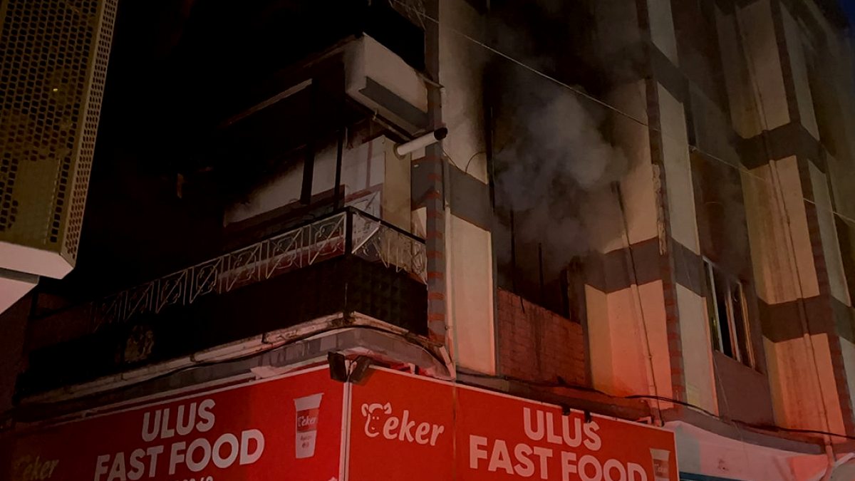 Bursa'da Korkutan Ev Yangını: Bir Aile Dumandan Zehirlendi