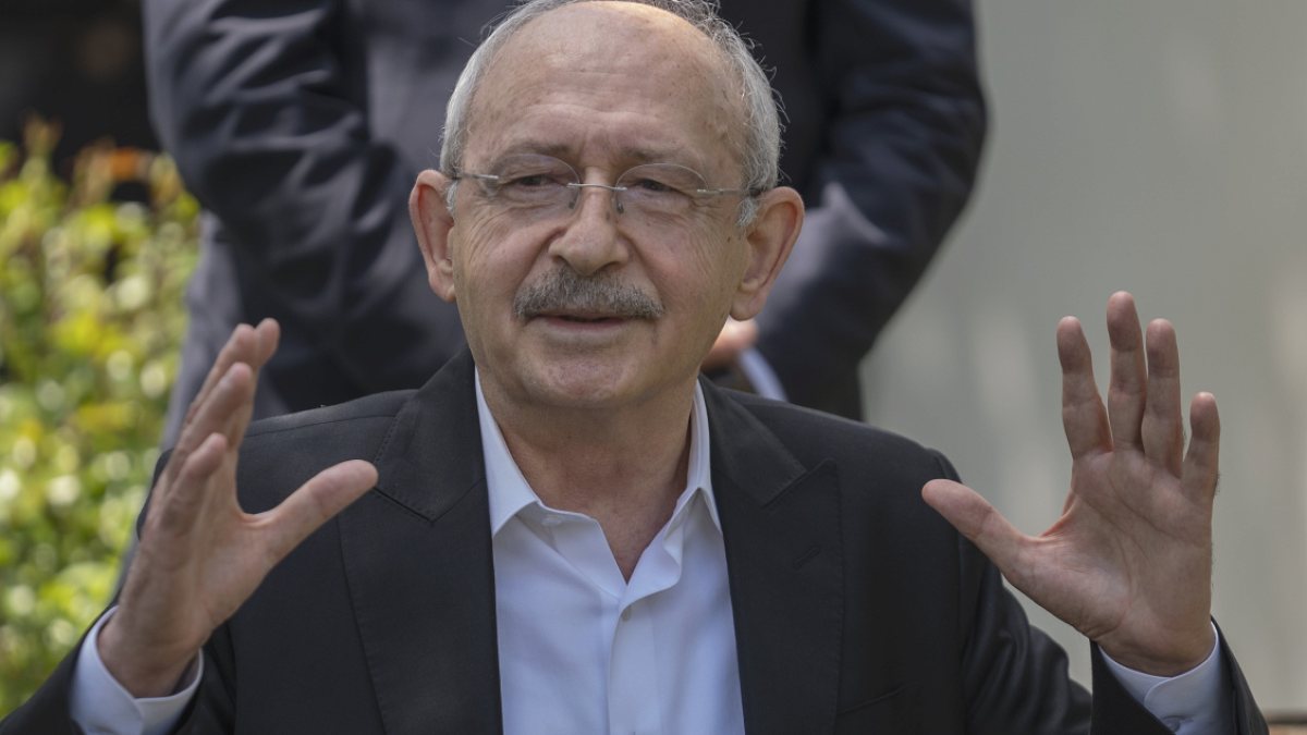 CHP'de Kritik Kurultay Tartışması: 28 PM Üyesinin İstifası Gündemi Değiştirdi