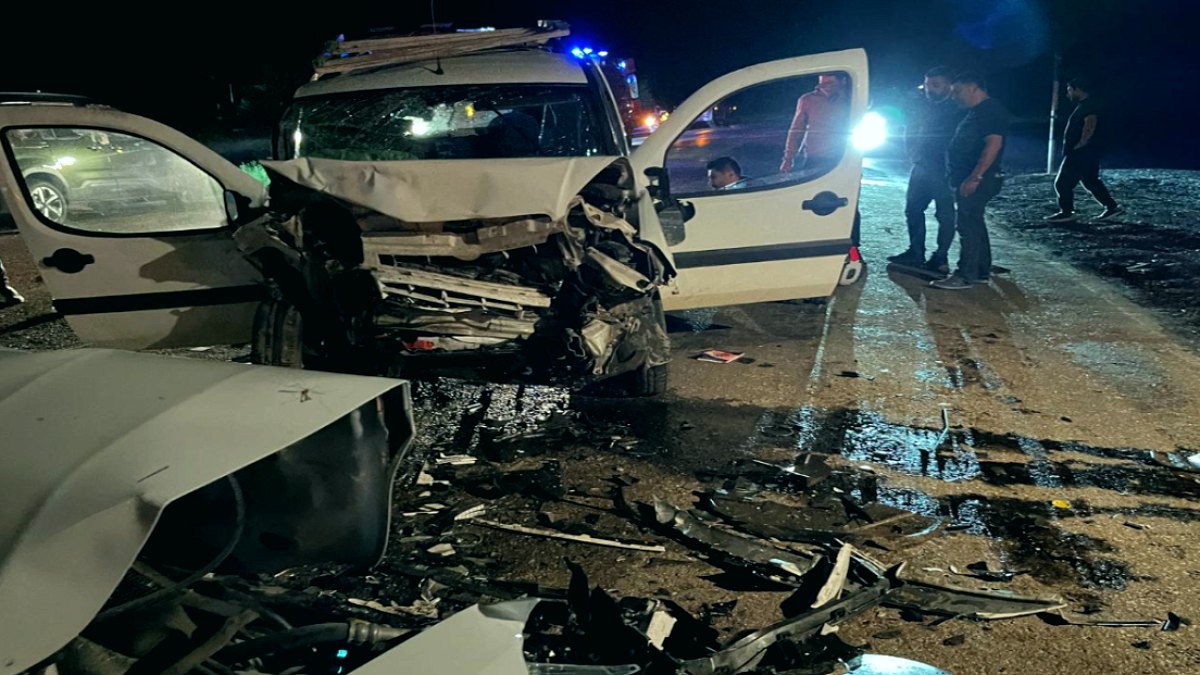 Sivas'ta Trafik Faciası: 8 Yaralı