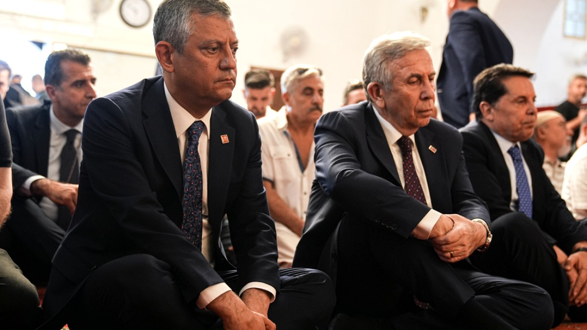 CHP Lideri Özel'den Vefa Dolu Anma: Zeyrek Unutulmadı
