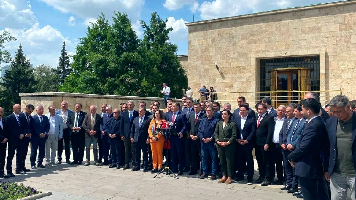 CHP'de Kılıçdaroğlu Dönemi: İhraç Fırtınası Vekillerden Sonra İl Başkanlarına Ulaşıyor