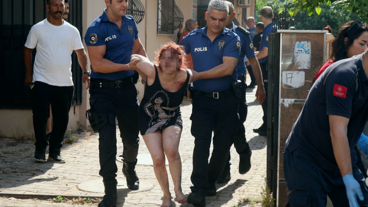 Antalya'da Dramatik Anlar: Evini Ateşe Veren Kişi İtfaiye Tarafından Kurtarıldı