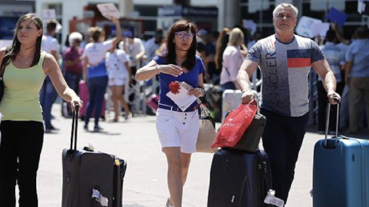 Rusların Yeni Gözdesi Mersin: Antalya'dan Kaçıp Akdeniz'in Sakin Kıyılarına Yerleşiyorlar