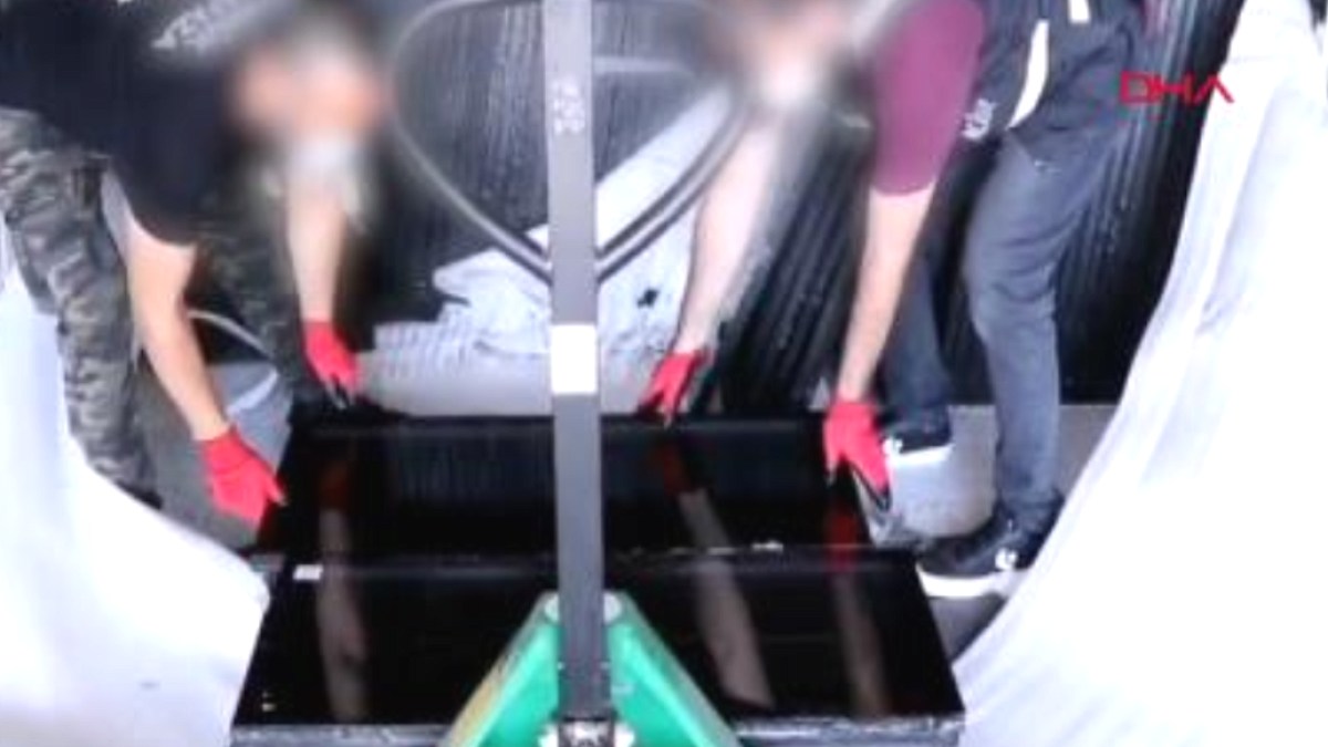 İpsala Sınır Kapısı'nda Nefes Kesen Operasyon: 1 Ton Uyuşturucu Ele Geçirildi