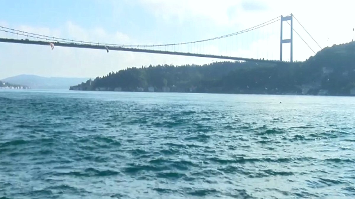 İstanbul Boğazı'nda Tanker Güvenliği Nedeniyle Trafik Durduruldu
