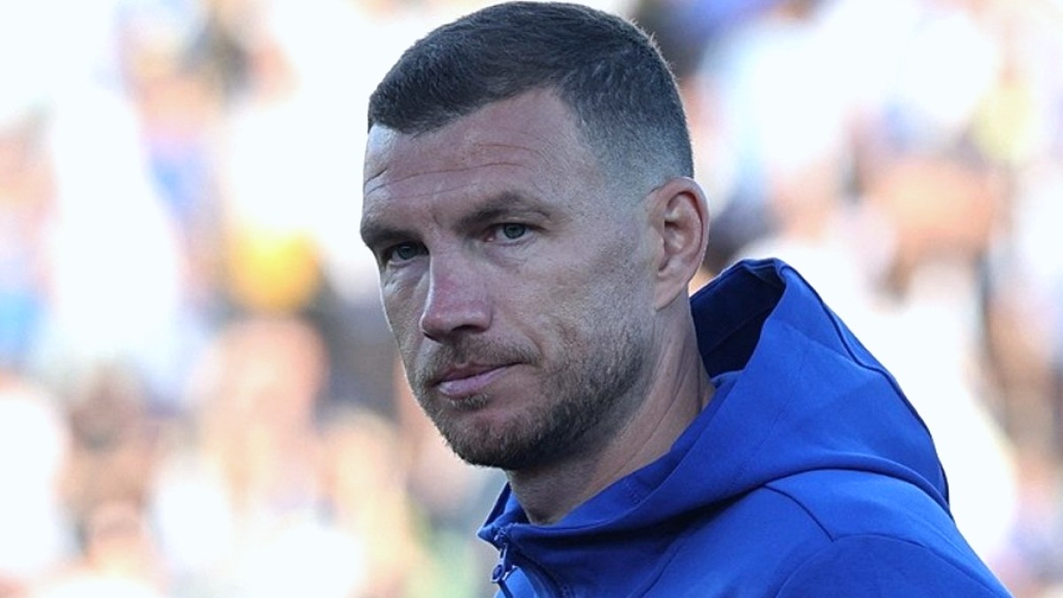 Edin Dzeko'dan Bosna'daki Çocuklara: İmkanlar Sınırsızdır