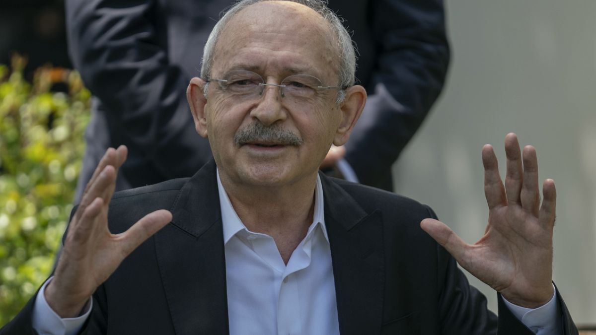 CHP'de Liderlik Krizi: Grup Toplantısı Gerginliği ve İhraçlar Gündemde