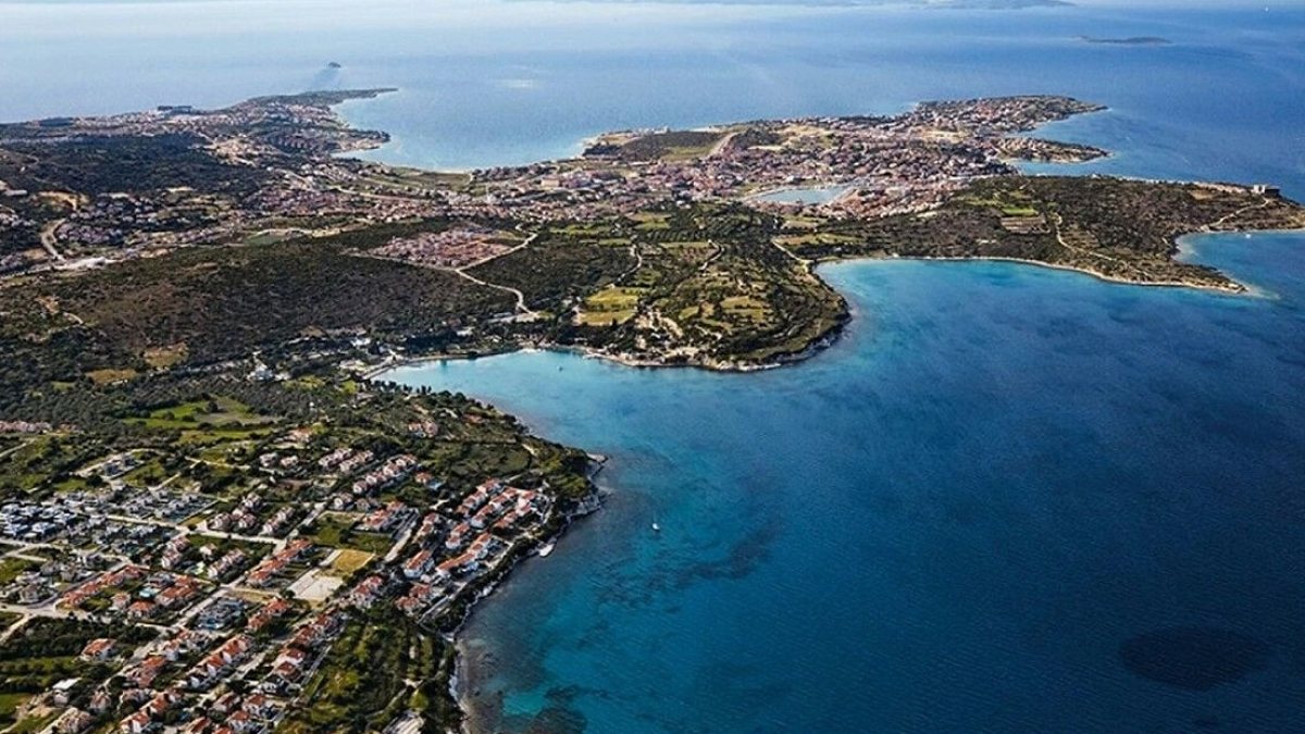 Çeşme Turizm Projesi Yeniden Gündemde: Çevreciler ve Siyasetçiler Karşı Karşıya