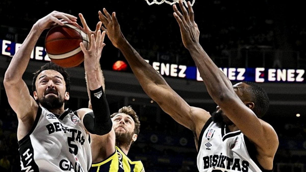 Beşiktaş GAİN Fenerbahçe Beko'yu Deplasmanda Mağlup Etti: 1-0 Önde