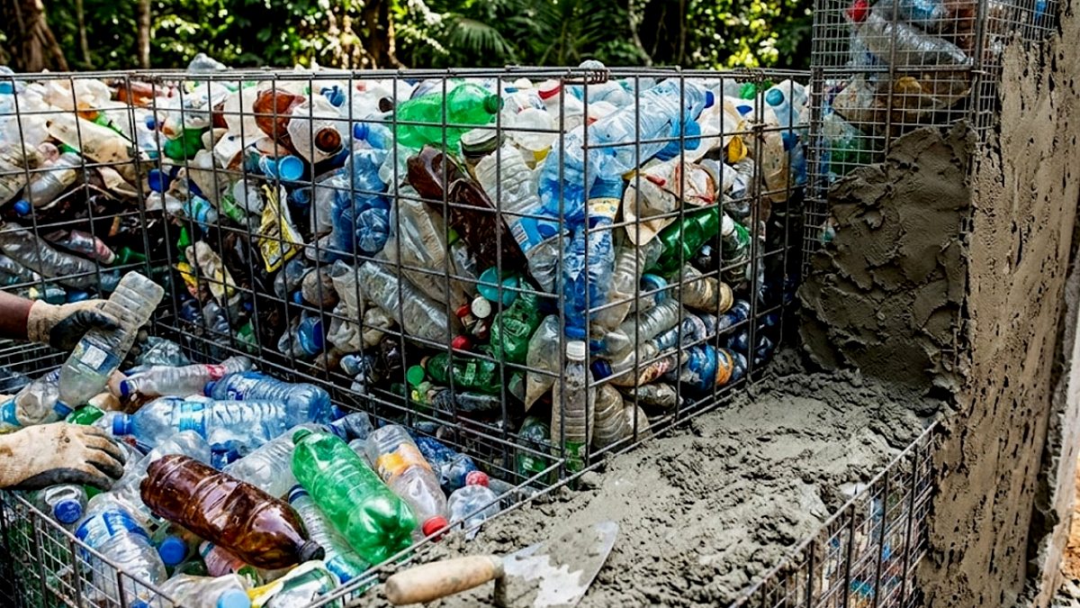 Pet Şişelerle İnşa Edilen 'Plastik Şişe Köyü' Dünyayı Şaşırtıyor