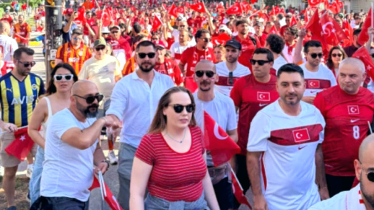 Kanada'da Türk Taraftarlar Milli Takım İçin Tek Yürek Oldu
