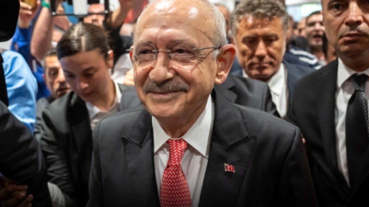CHP'de Kayyum Tartışması: Yargı Süreci ve Siyasi Belirsizlik