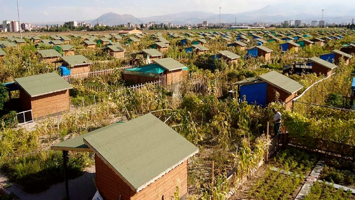 Tarım Arazilerinde Yapılaşma Yasası: Yıkım Hükmü Tartışmaları Sürüyor