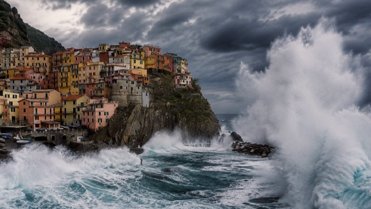 Cinque Terre'nin Geleceği Tehlikede: 13 Metreyi Aşacak Dalgalar Kapıda